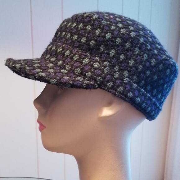 2 cute hats - Picture 6 of 7